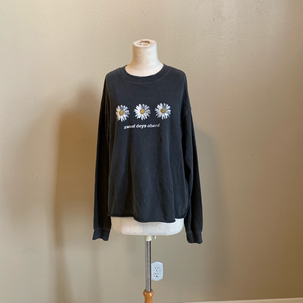 Forever 21 Sweet days ahead grey flower longsleeve - Picture 2 of 5